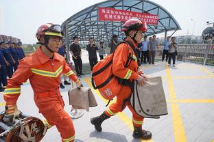 剪掉多件梅西球衣！中国香港球迷：从此不会再关注你，花一分钱